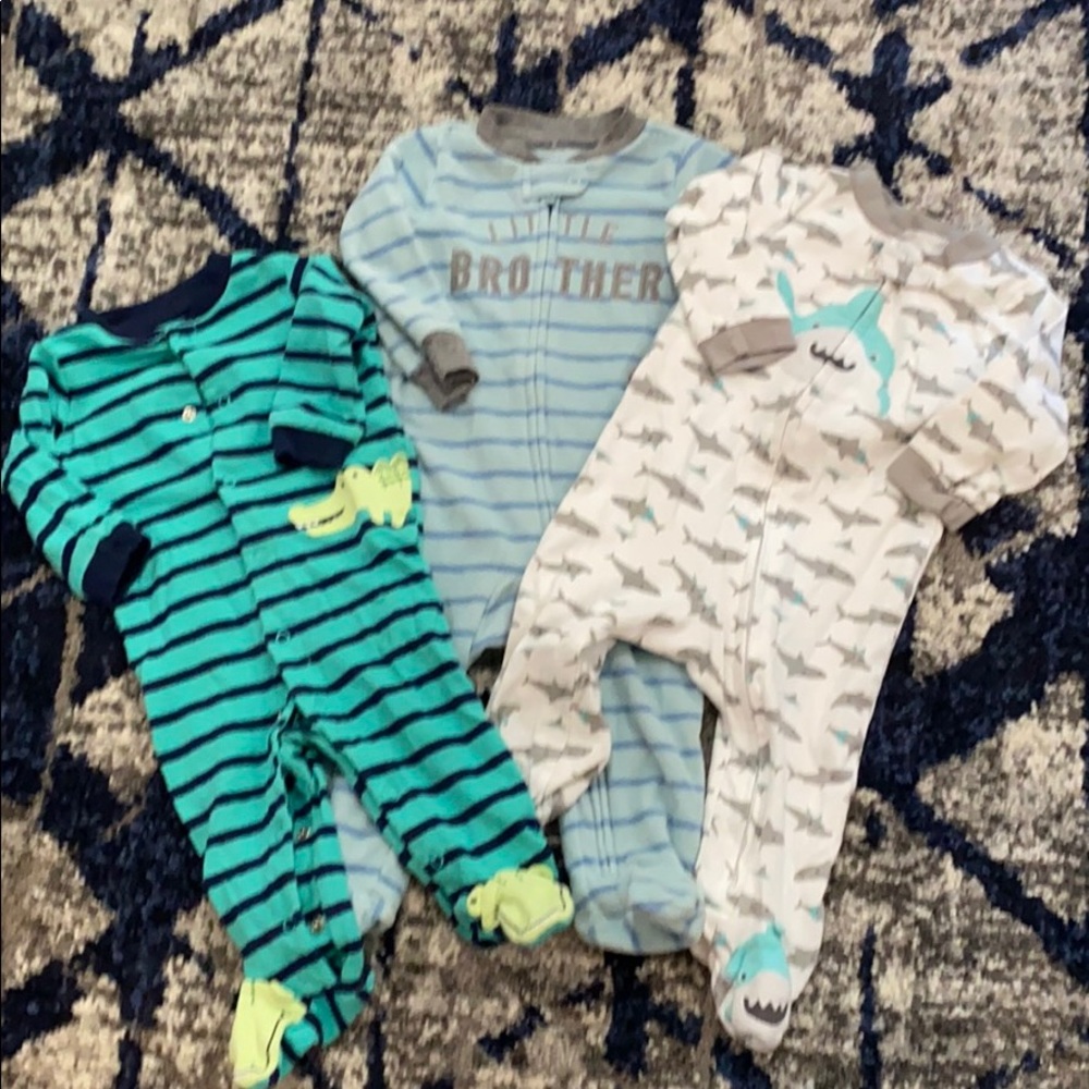 Bundle of 3 pajamas